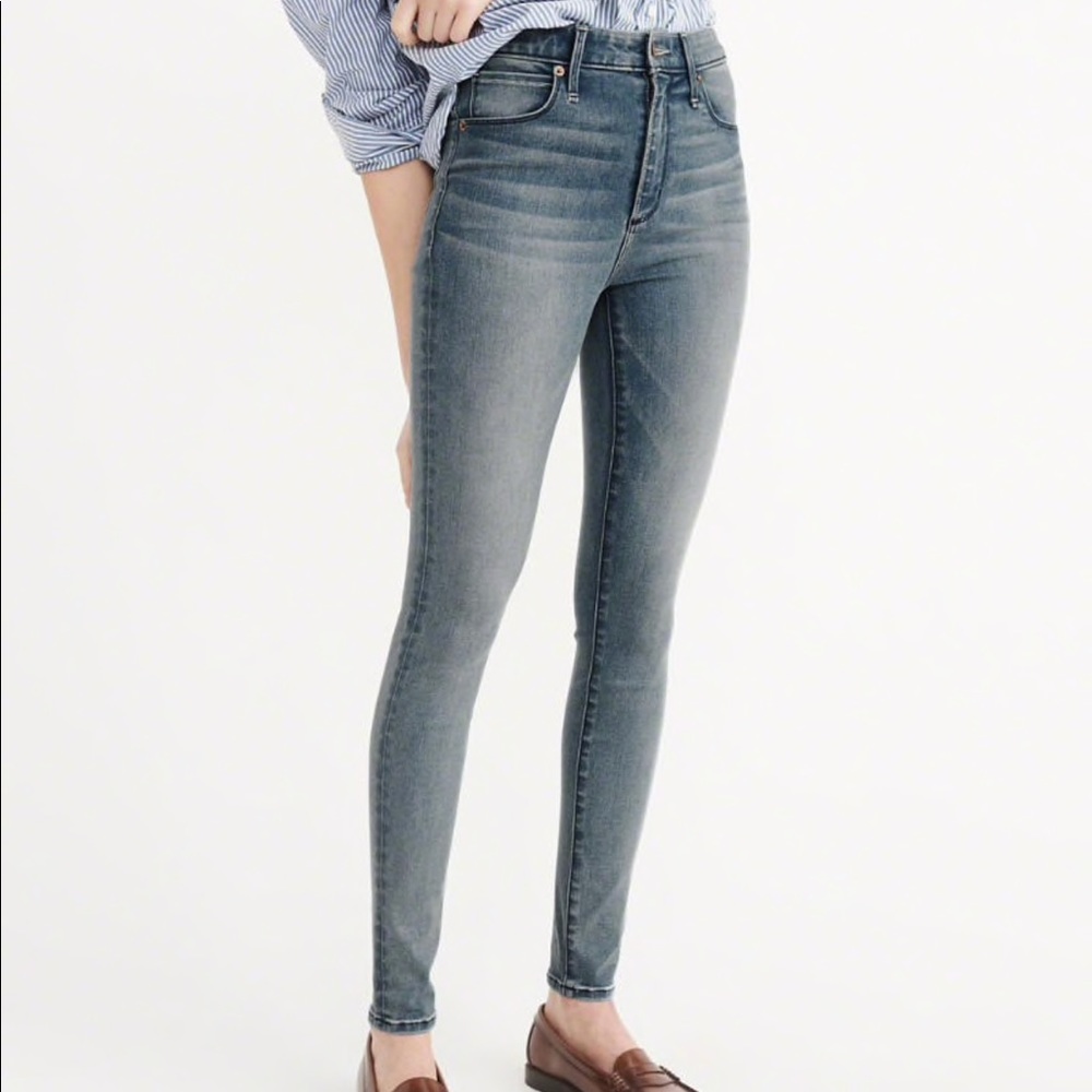 A&F Simone high rise super skinny jeans 28/6L
